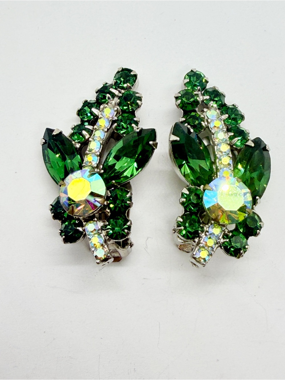 Vintage Verified Juliana D&E Green Blue AB Rhinestone Leaf Clip On Earrings 1.5”
